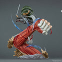Figurine Attaque des Titans -  Livaï vs Titan Féminin