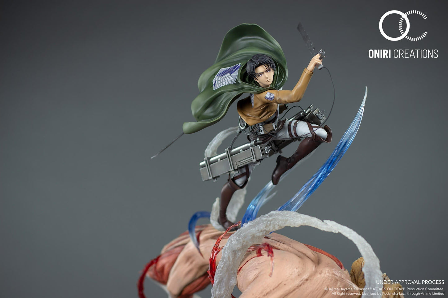 Figurine Attaque des Titans -  Livaï vs Titan Féminin